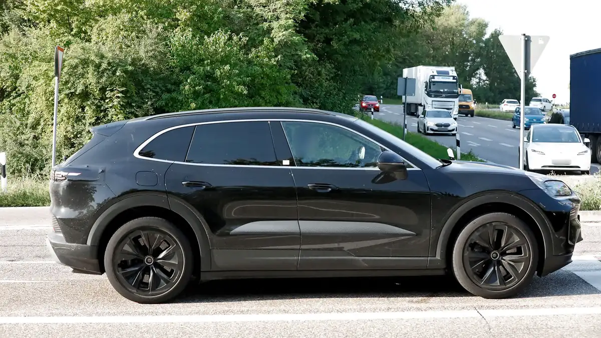 porsche cayenne electro 2026 02