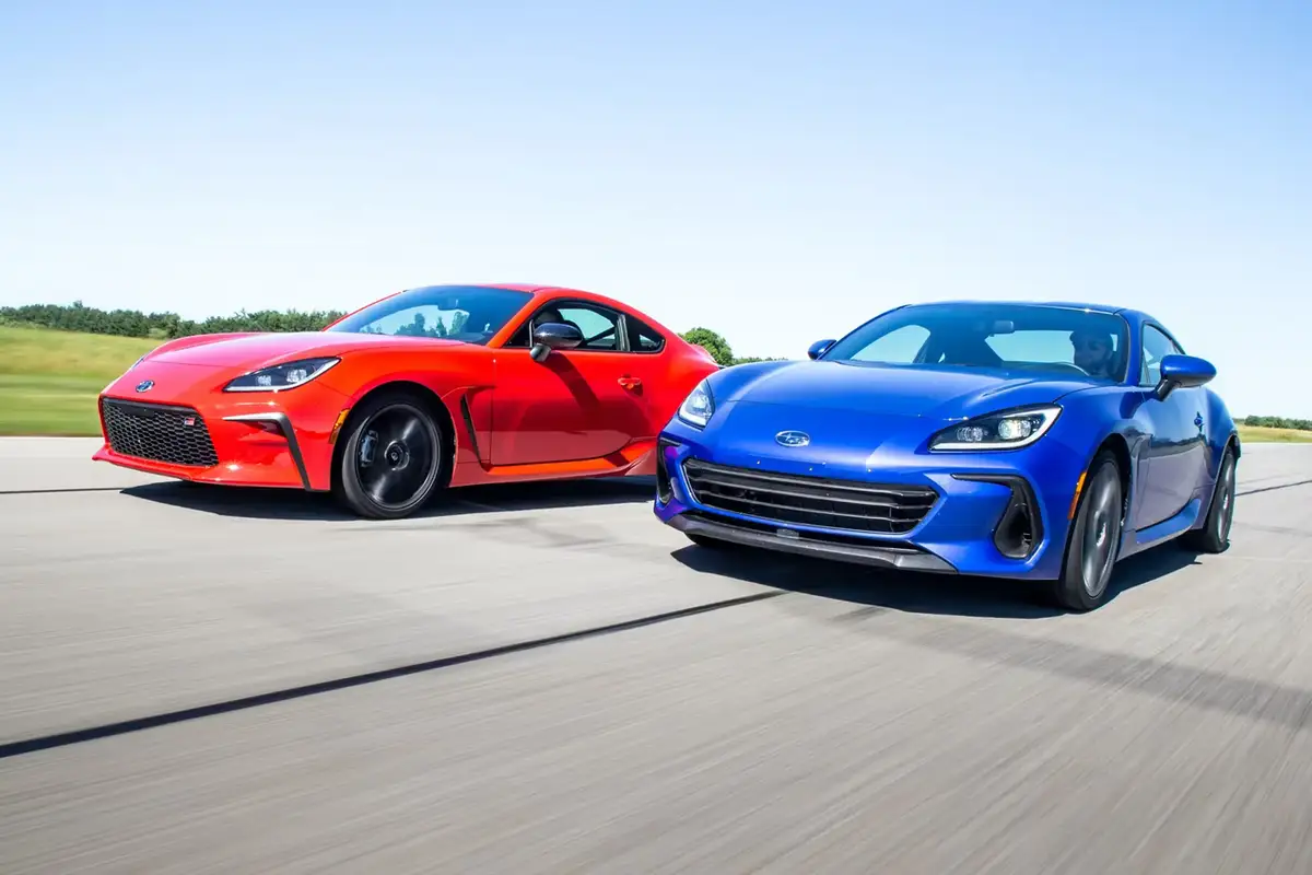 toyota gr86 vs. subaru brz 2023