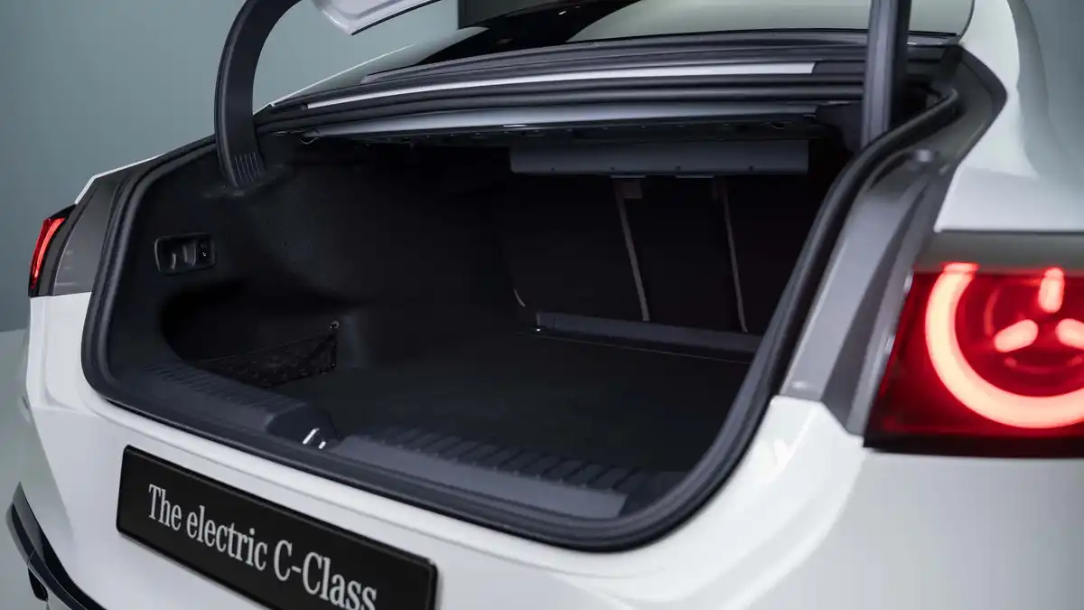 mercedes benz c class 2026 04