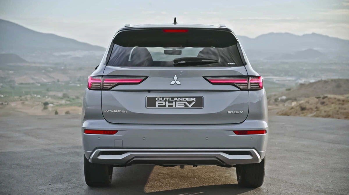 mitsubishi outlander phev 003