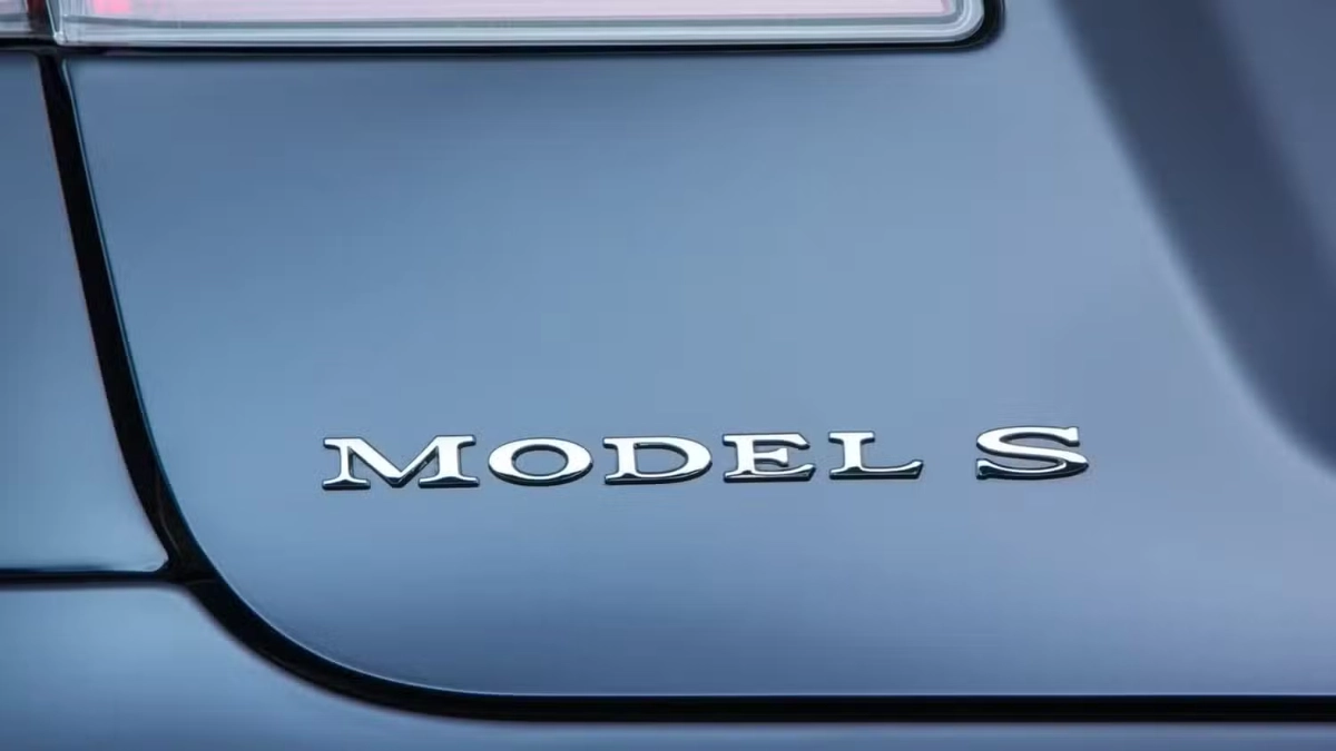 tesla model s drive unit (2012) 001