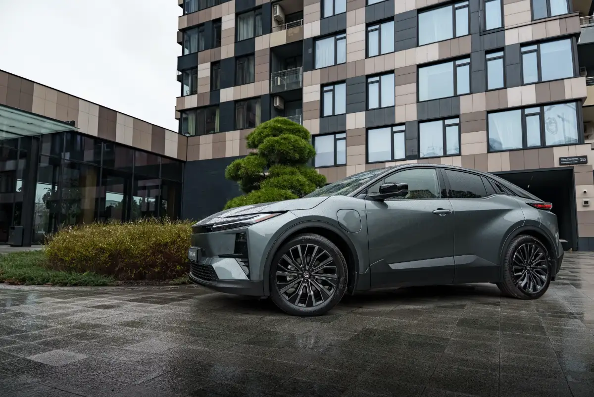 toyota c−hr+ 001